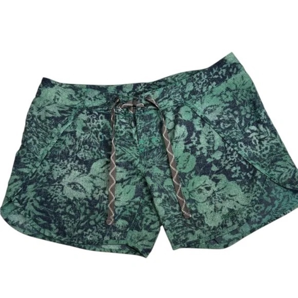 PATAGONIA - W's Wavefarer® Board Shorts - 5"" Reverse Hawaiian: Emerald. sz 4 - Picture 3 of 8
